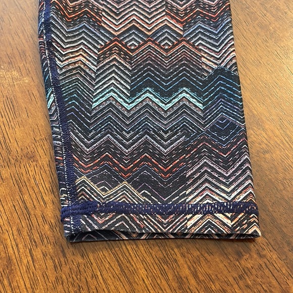 FABLETICS 7/8 Leggings with Blue-Purple-Pink Zig Zag Design - Picture 3 of 7